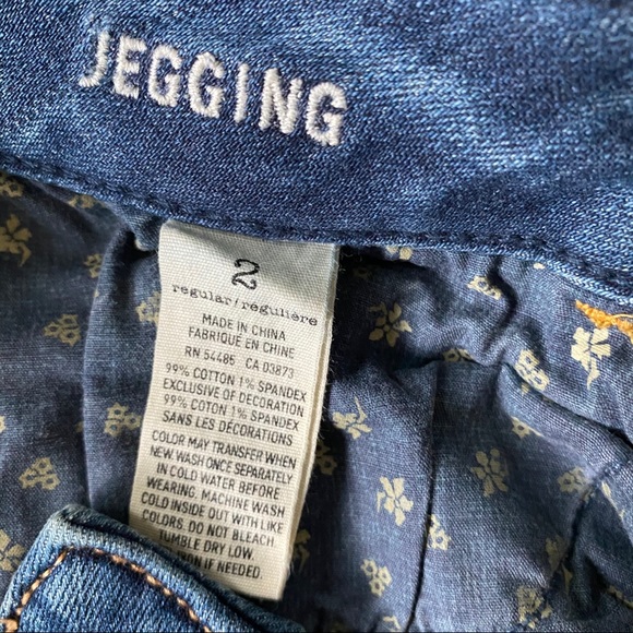 American Eagle Distressed Jeggings - Picture 3 of 5